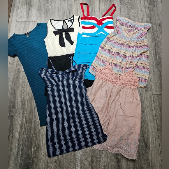 Forever 21 Dresses & Skirts - Bundle of women's summer dresses size small forever 21